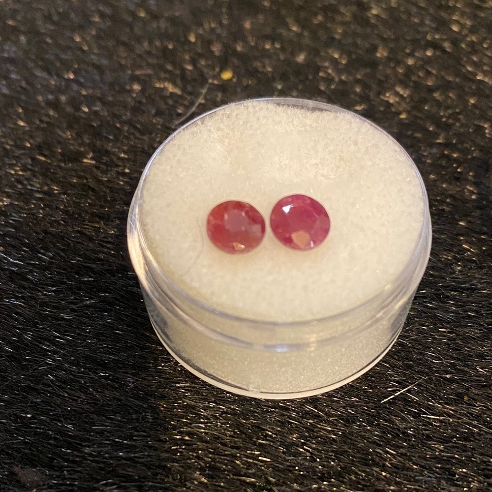 Beautiful set of faceted rubies from Kenya